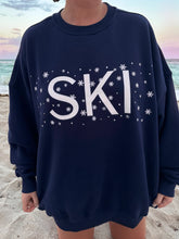 Cozy Snowflake Embroidered Sweatshirt for Winter Style