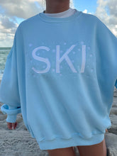 Cozy Icy Blue Snowflake Sweatshirt for Winter Adventures and Après-Ski Style