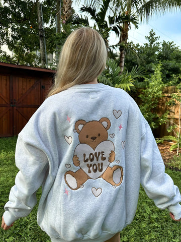 Adorable Teddy Bear Embroidered Sweatshirt for Cozy Valentine's Day Style