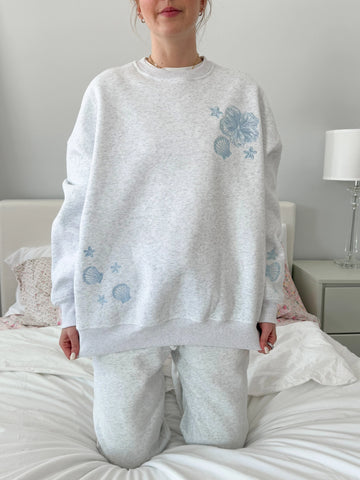 Effortless Pearl Grey Sweatshirt with Tropical Embroidery
