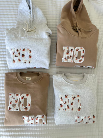 Cozy Pearl Grey Sweatshirt with Reindeer Design for Effortless Winter Style