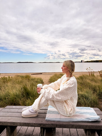Ivory Sweatshirt with Sweet Cherry Print for Cozy Everyday Style