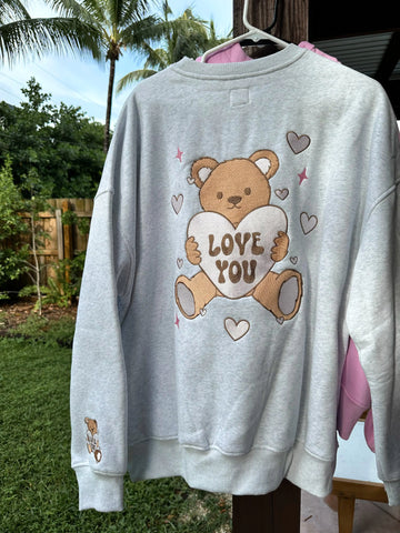 Adorable Teddy Bear Embroidered Sweatshirt for Cozy Valentine's Day Style