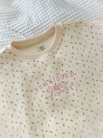 Cream Sweatshirt with Delicate Rose Embroidery for Cozy Everyday Style