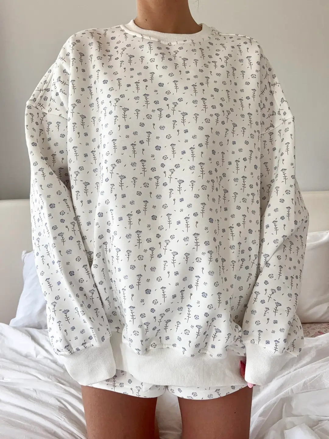 Effortless Floral Sweatshirt for a Soft Everyday Look