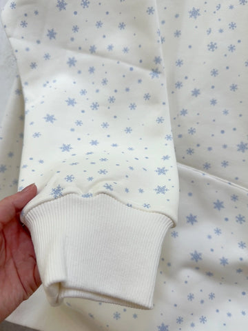 Cozy Embroidered Snowflake Hoodie for Winter Style