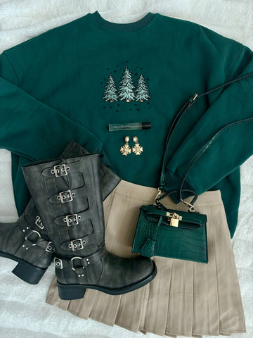 Cozy Christmas Tree Embroidered Sweatshirt for Festive Winter Style