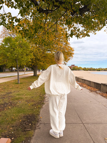 Ivory Sweatshirt with Sweet Cherry Print for Cozy Everyday Style