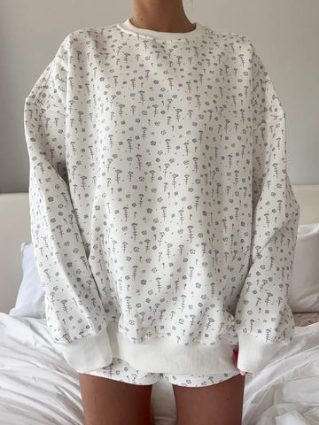 Effortless Floral Sweatshirt for a Soft Everyday Look