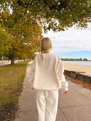 Ivory Sweatshirt with Sweet Cherry Print for Cozy Everyday Style