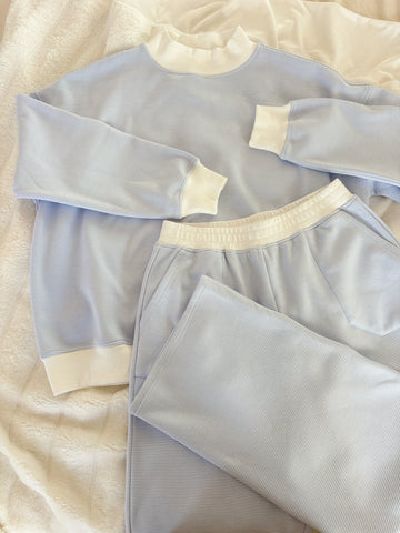 Effortless Blue and White Striped Sweatpants for a Casual Chic Look