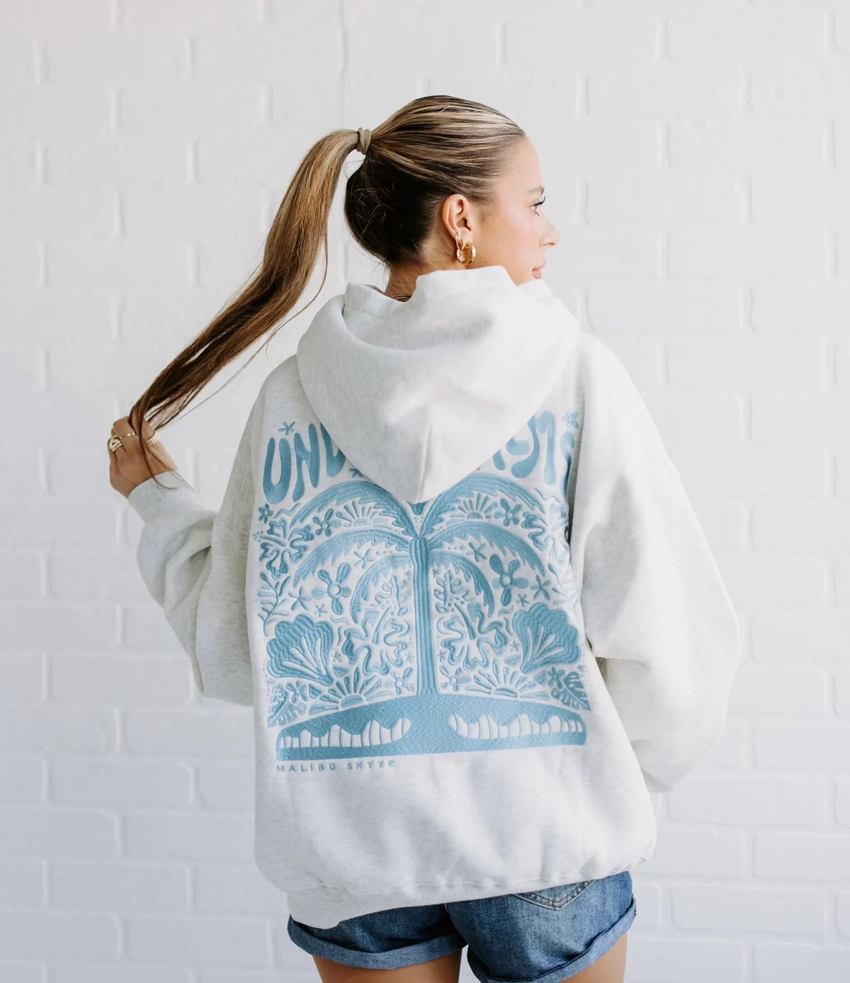 Embroidered Beach Hoodie for Cozy Days and Cool Nights