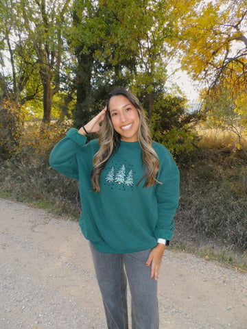 Cozy Christmas Tree Embroidered Sweatshirt for Festive Winter Style
