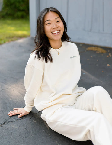 Cozy White Sand Crewneck Sweatshirt for Effortless Everyday Style
