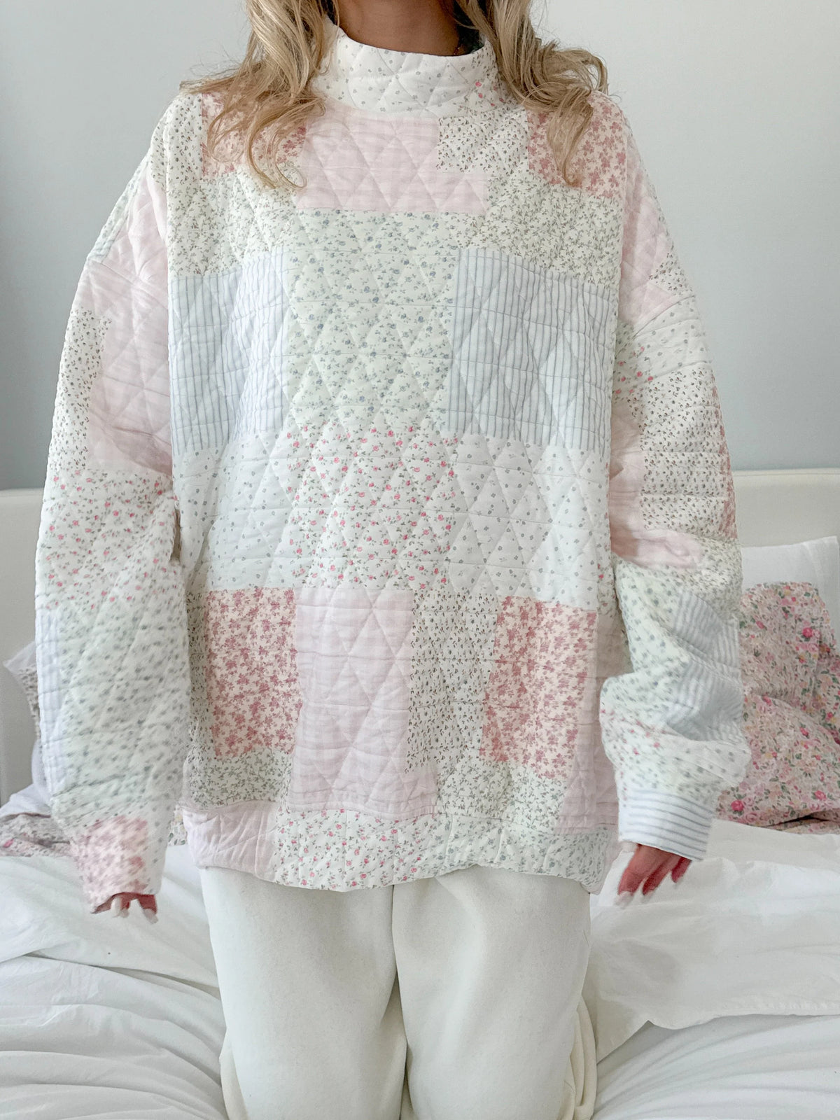 Soft Pastel Quilted Sweatshirt for Cozy Everyday Style