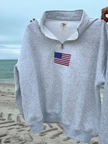 Vintage American Flag Quarter-Zip Sweatshirt in Pearl Grey for Cozy Everyday Style