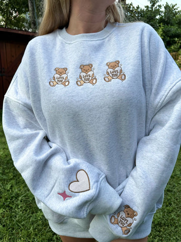 Adorable Teddy Bear Embroidered Sweatshirt for Cozy Valentine's Day Style