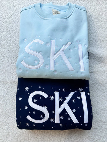 Cozy Icy Blue Snowflake Sweatshirt for Winter Adventures and Après-Ski Style