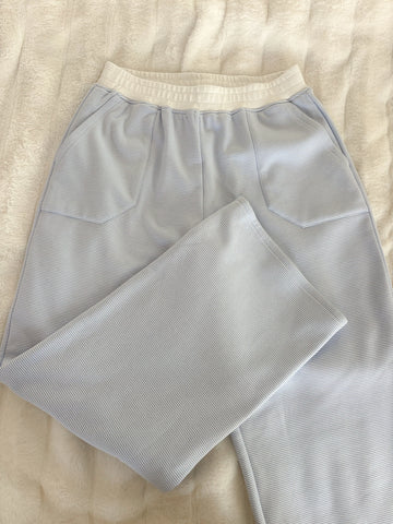 Effortless Blue and White Striped Sweatpants for a Casual Chic Look