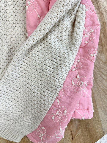 Cozy Quilted Hoodie Sweater in Soft Pink for Effortless Everyday Style