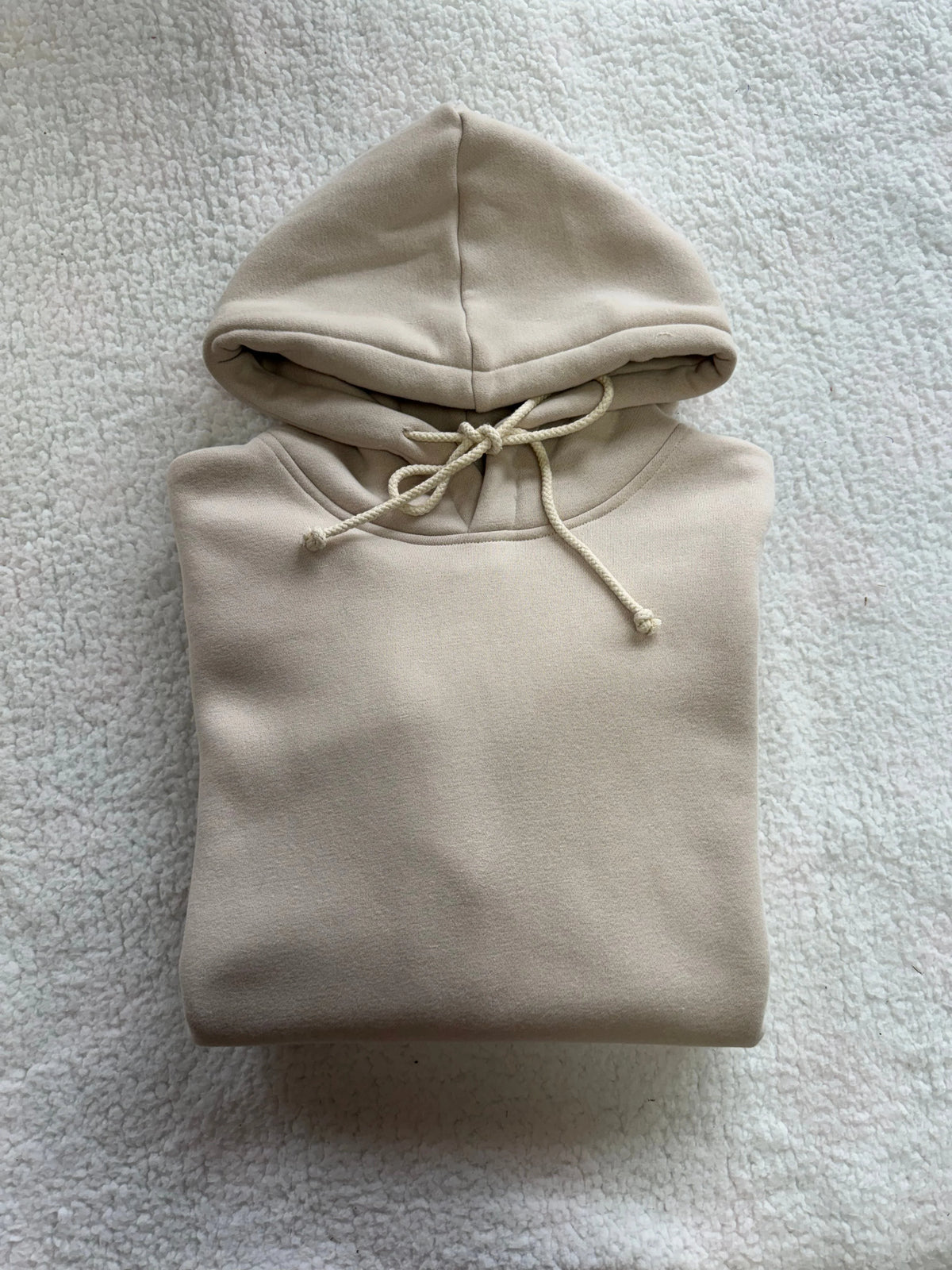 Effortless Everyday Hoodie in Soft Sandstone for a Cozy, Relaxed Look