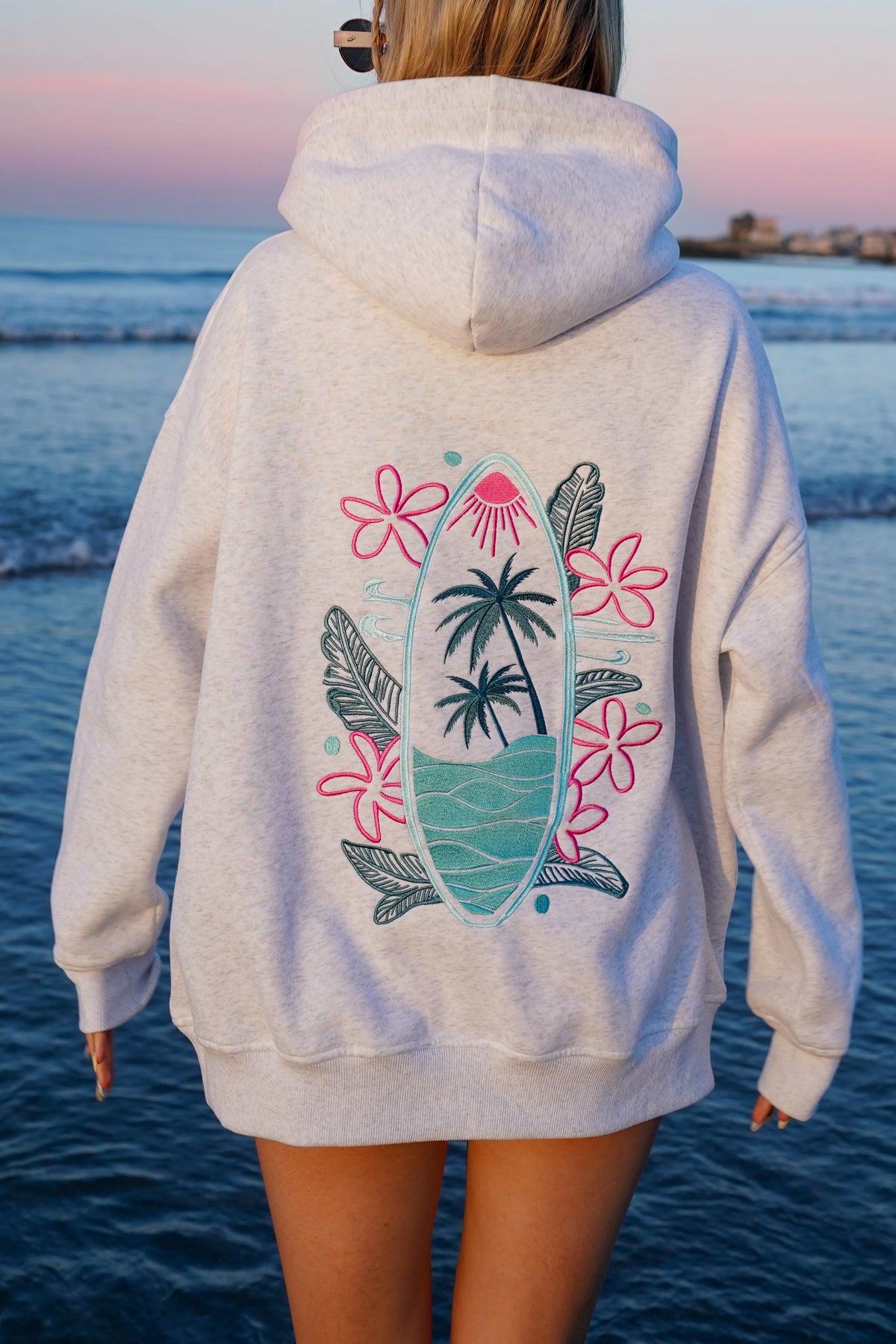 Pearl Grey Embroidered Hoodie with Surf Wave Design for Effortless Street Style