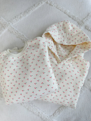 Ivory Sweatshirt with Sweet Cherry Print for Cozy Everyday Style