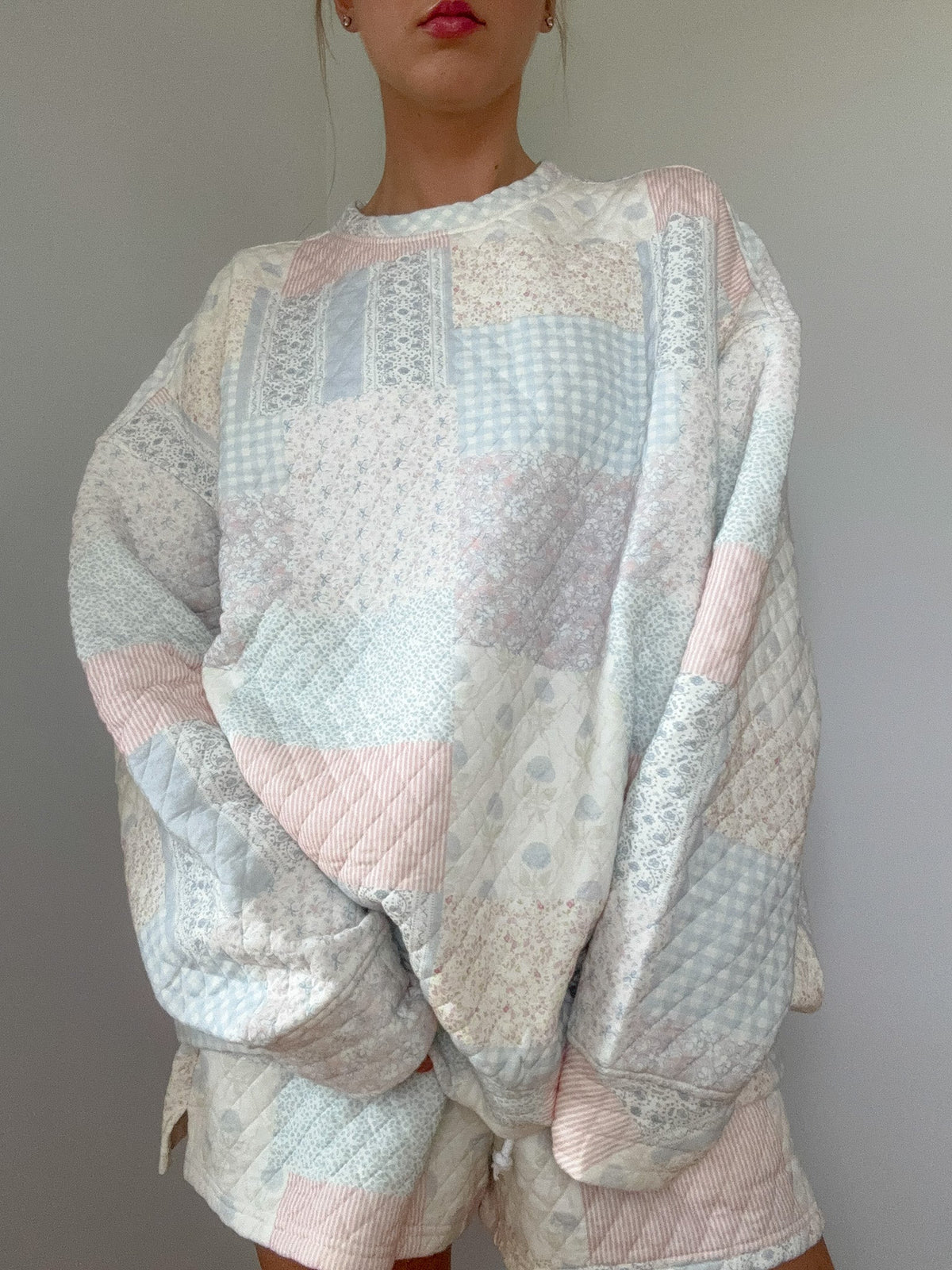 Pastel Blue Quilted Sweatshirt for Cozy Everyday Style