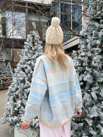 Cozy Aspen Ski Sweater for Winter Layering and Après-Ski Style