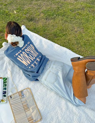 Inspiring Worship Crewneck Sweatshirt for Everyday Faith