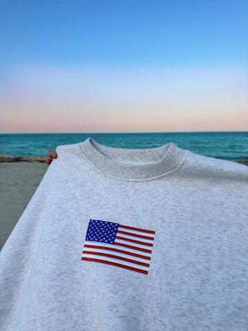 Vintage American Flag Sweatshirt in Pearl Grey for Cozy Everyday Style