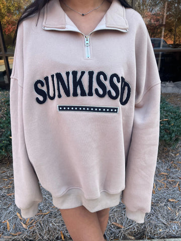 Polka Dot Quarter-Zip Sweatshirt for Effortless Everyday Style